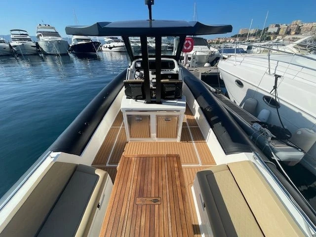 Bareboat Rental RIB Northstar with a boat licence