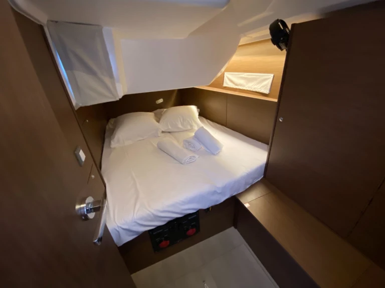 Rent a Bénéteau Oceanis 40.1 Ajaccio