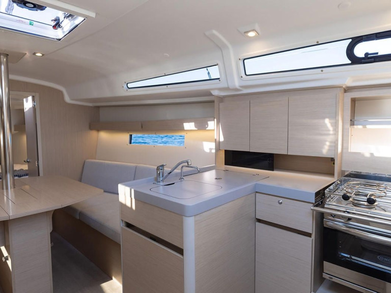 Sailboat rental with or without captain Bénéteau Ajaccio