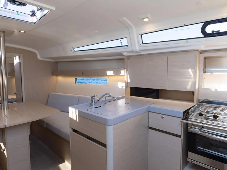 Sailboat rental with or without captain Bénéteau Ajaccio