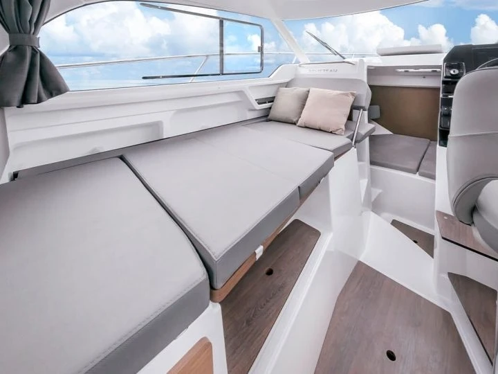 Motorboat for rent Ajaccio at the best price
