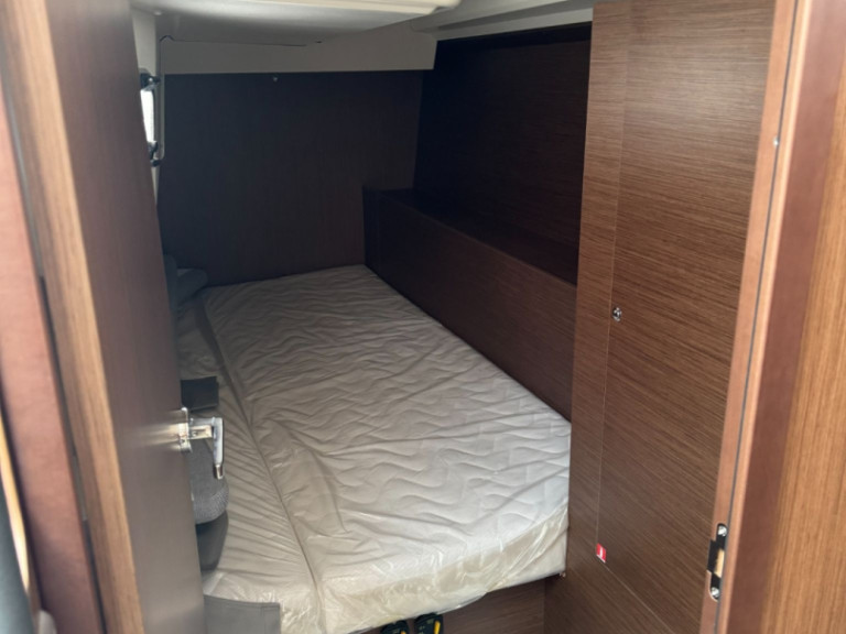 Sailboat for rent Ajaccio at the best price