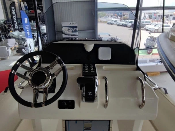 Lomac Lomac 700  in Ajaccio on SamBoat