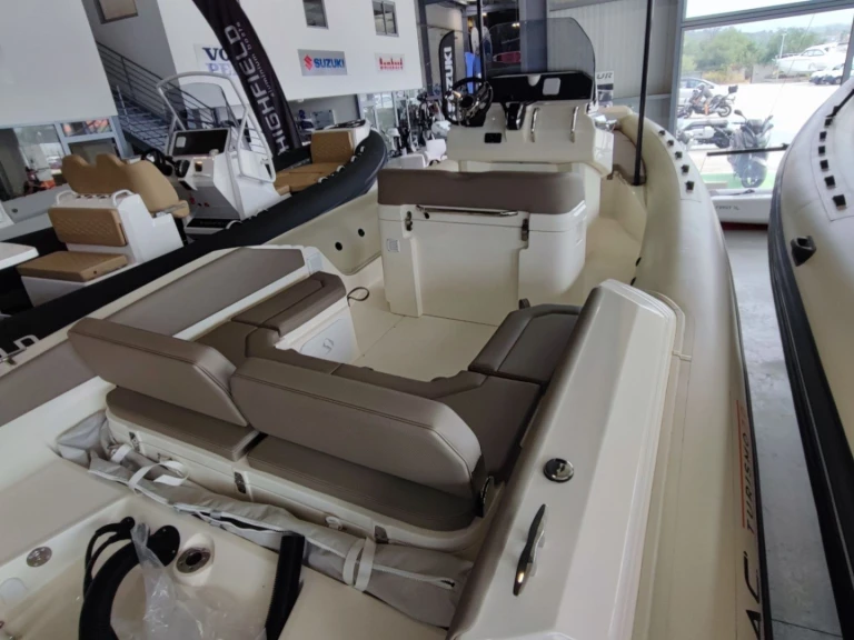 Rent a Lomac Lomac 700  Ajaccio