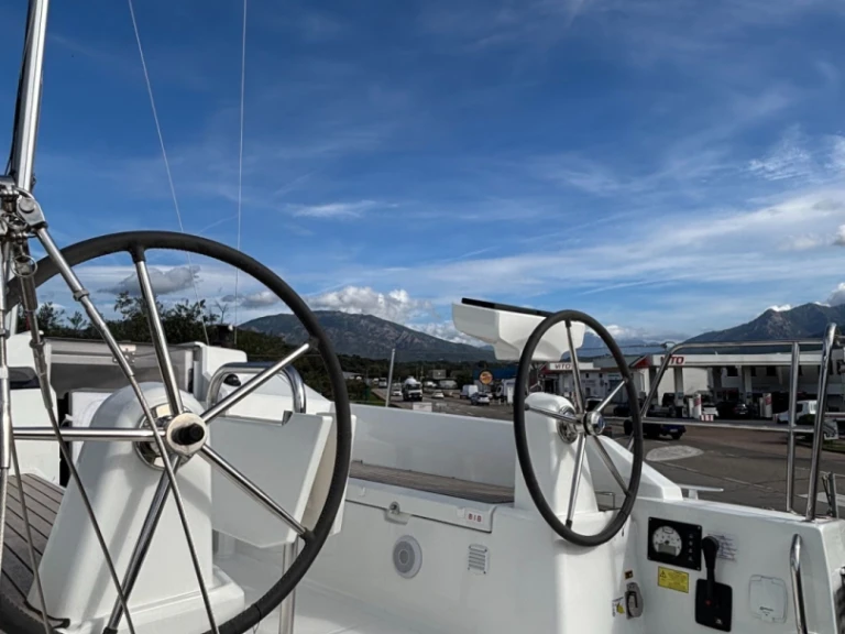 Sailboat rental in Ajaccio - Bénéteau Oceanis 30.1