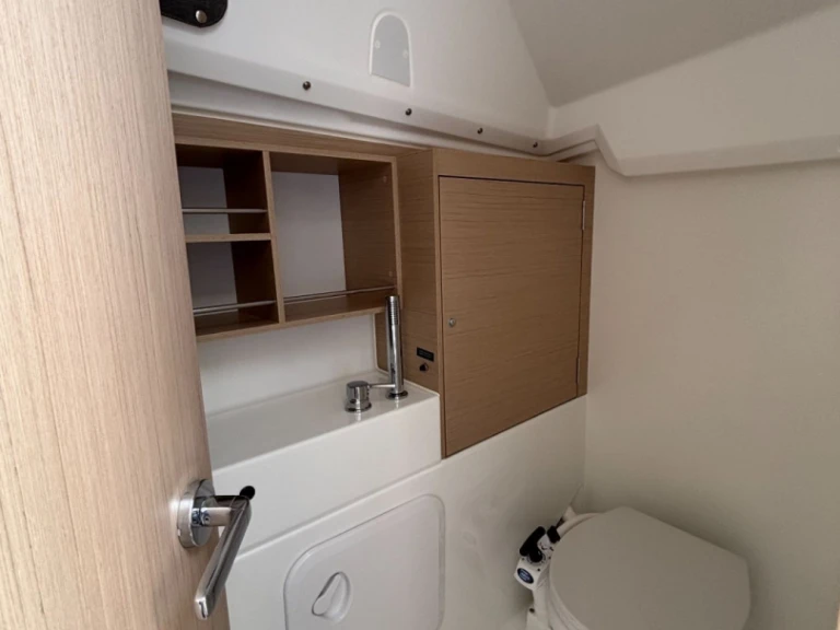 Boat rental Bénéteau Oceanis 30.1 in Ajaccio on Samboat