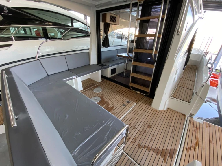 Motorboat for rent Ajaccio at the best price