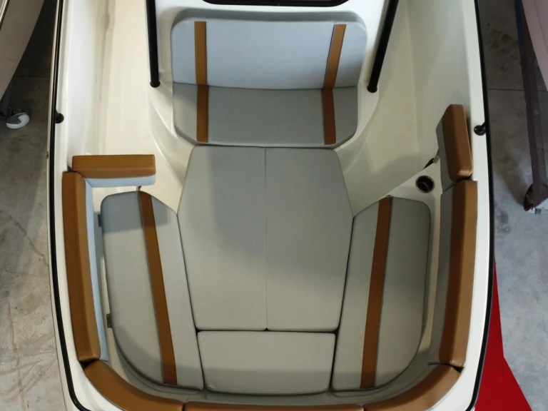 Yacht charter Ajaccio cheap Flyer 8 SPACEdeck