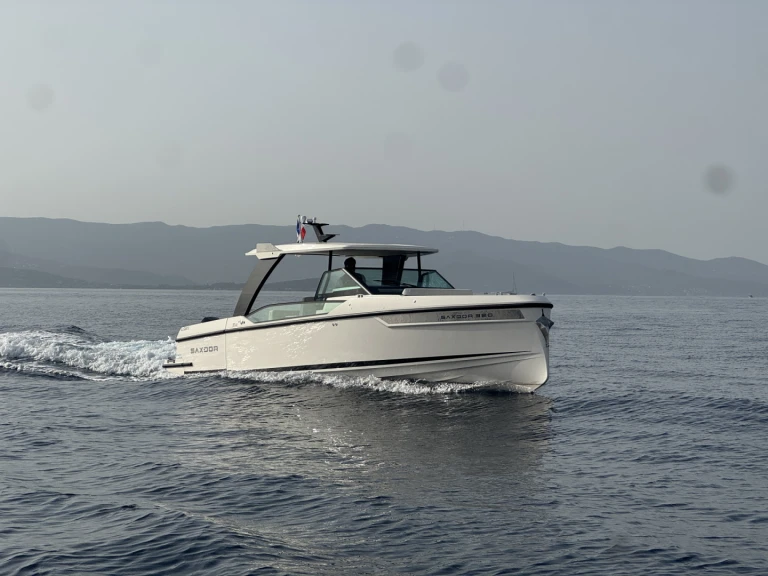 Motorboat rental with or without captain Saxdor Ajaccio
