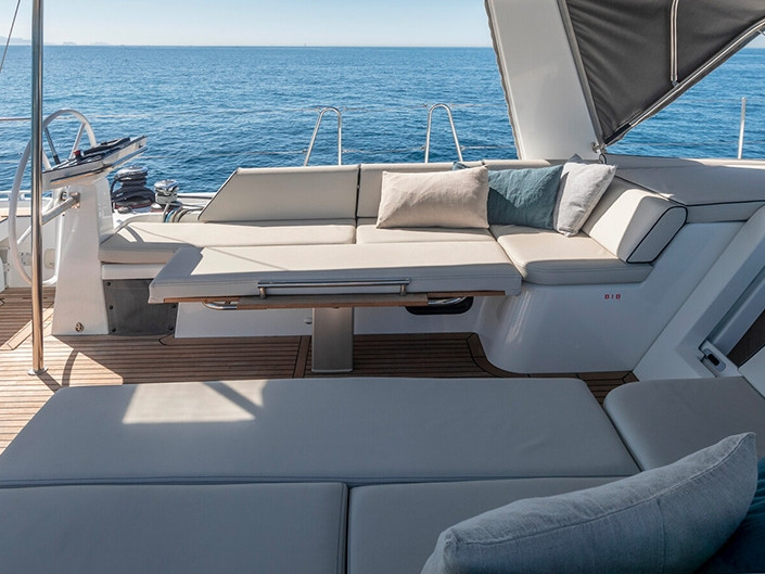 Sailboat rental in Ajaccio - Bénéteau Oceanis Yacht 54
