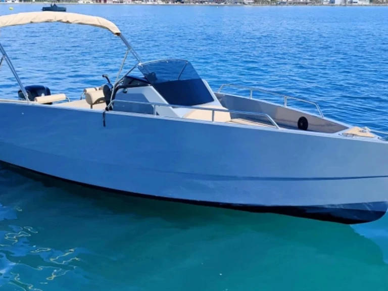 Motorboat rental in Saint-Raphaël - Nuva Nuva M6 Open