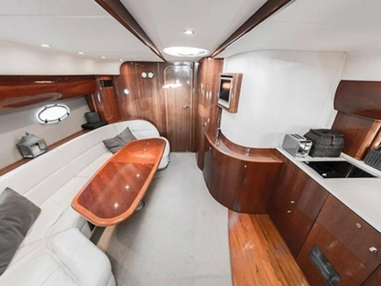 Bareboat Rental Motorboat Princess with a boat licence