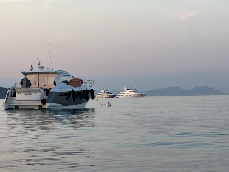 Bareboat Rental Luxury Yacht Absolute Yachts with a boat licence