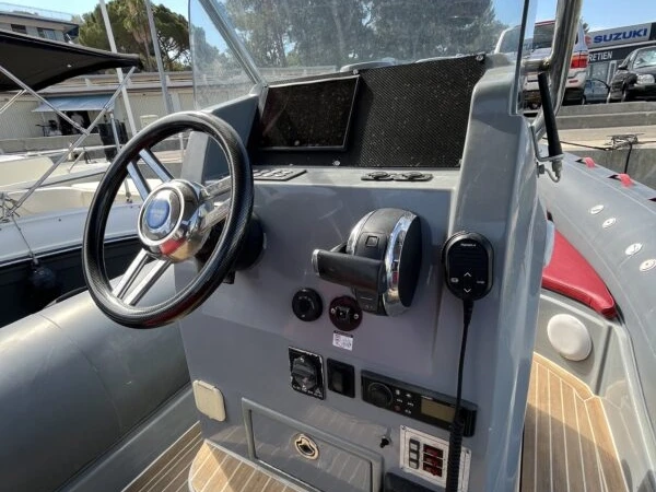 Wimbi Boats W7i charter bareboat or captained in  Saint-Raphaël