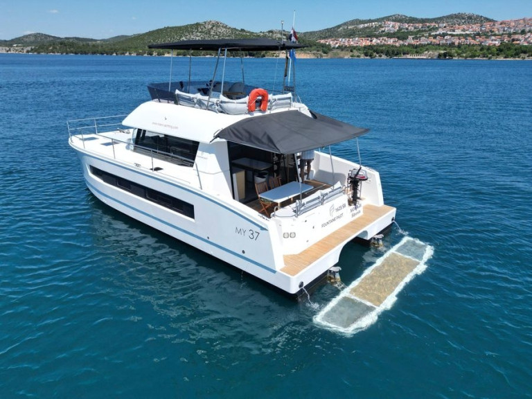 Catamaran rental with or without captain Fountaine Pajot Saint-Raphaël