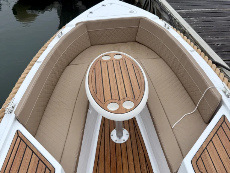 Motorboat rental with or without captain Silver Yacht Combrit