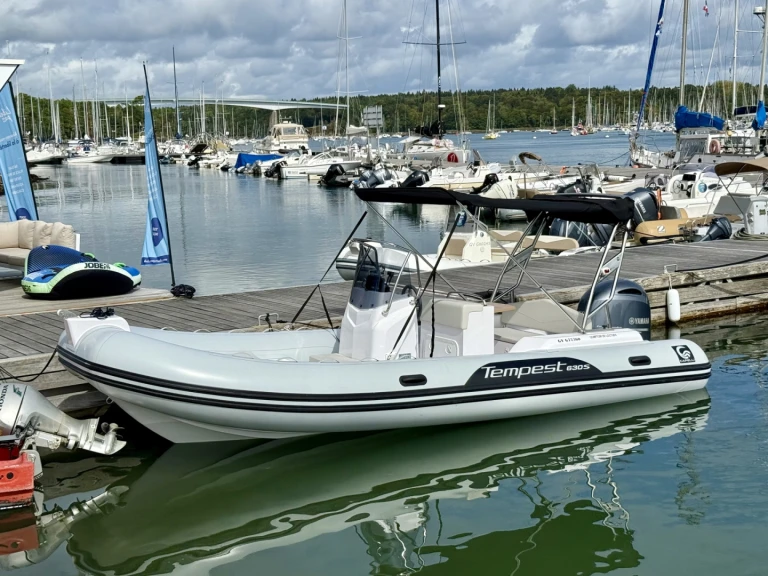 Yacht charter Combrit cheap Tempest 630