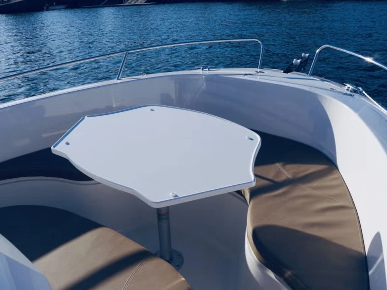 Bareboat Rental Motorboat Pacific Craft with a boat licence