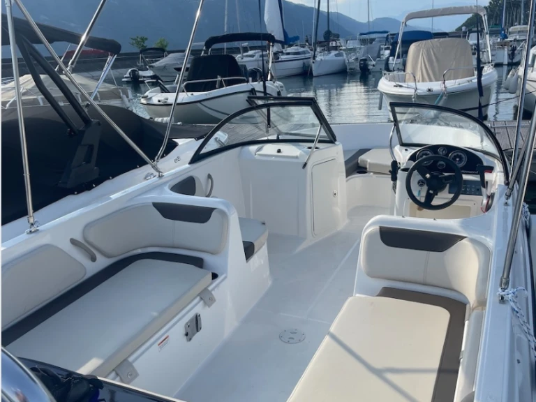 Boat rental Bayliner Element E7 in Aix-les-Bains on Samboat