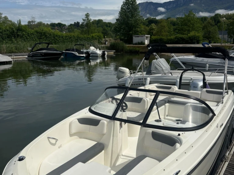 Rent a Bayliner Element E7 Viviers-du-Lac