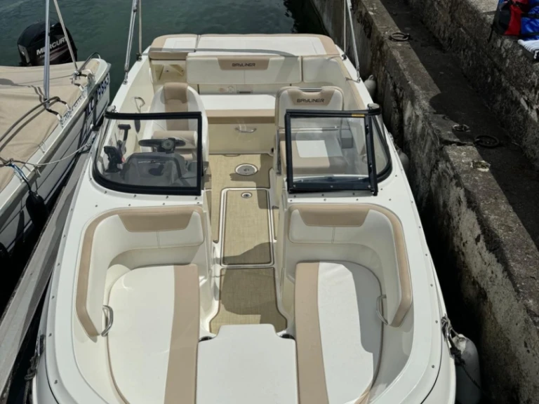 Yacht charter Le Bourget-du-Lac cheap BAYLINER VR5