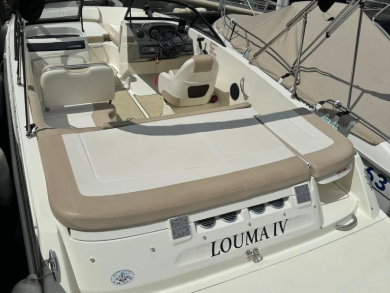 Motorboat rental in Le Bourget-du-Lac - Bayliner BAYLINER VR5