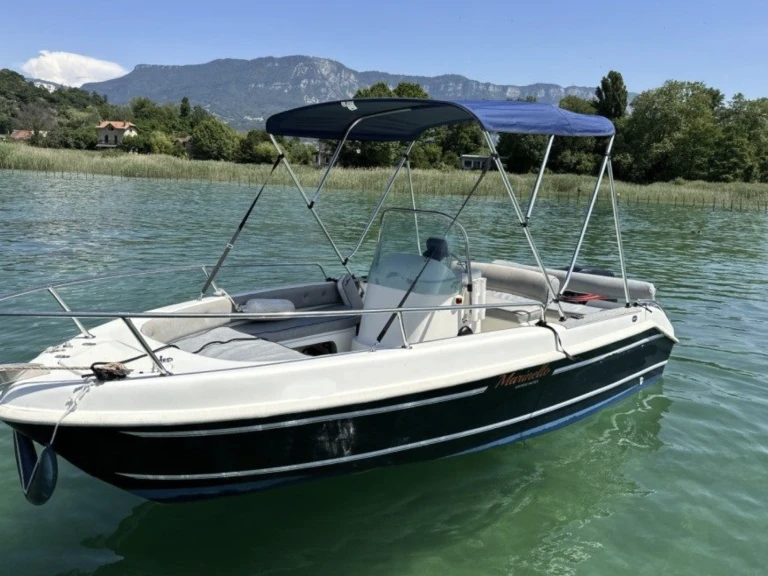 Bareboat Rental Motorboat Marinello with a boat licence
