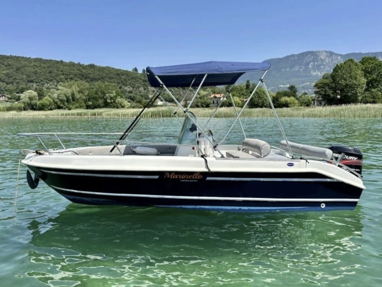 Motorboat for rent Aix-les-Bains at the best price