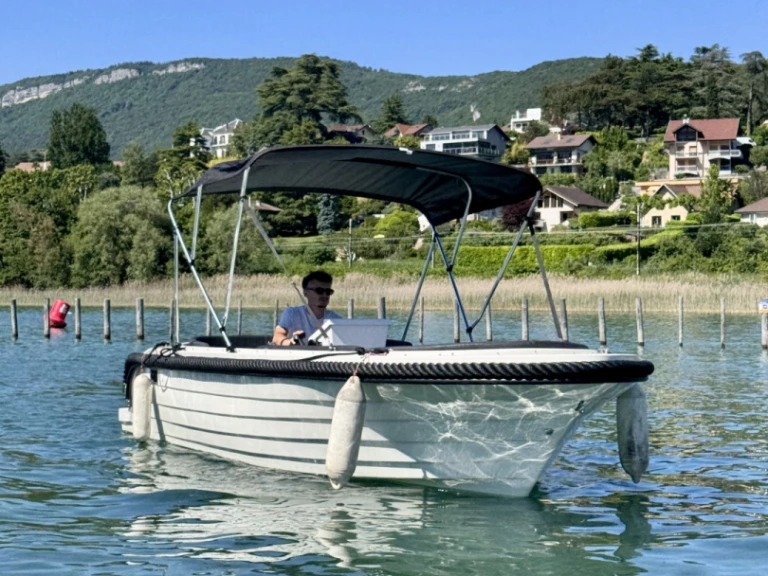 Motorboat rental in Aix-les-Bains - BRB 555