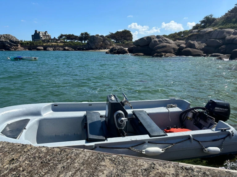Bareboat Rental Motorboat Fun Yak with a boat licence