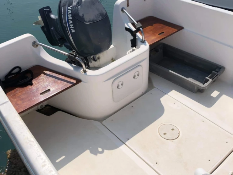 Motorboat for rent Trébeurden at the best price