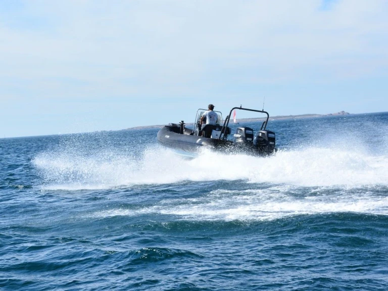 Boat rental Zodiac Club 750 in Trébeurden on Samboat