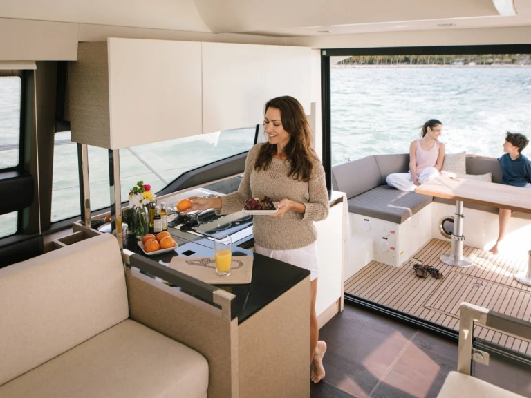 Bareboat Rental Motorboat Jeanneau with a boat licence