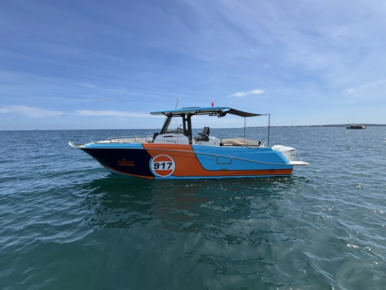 Motorboat for rent Cannes at the best price