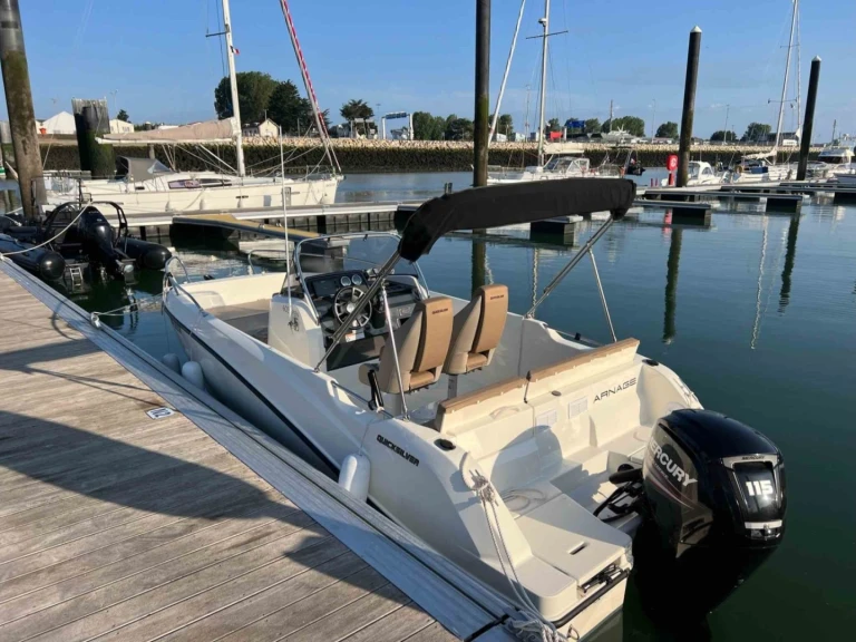 Motorboat for rent Ouistreham at the best price