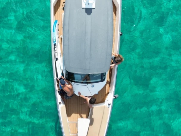 Axopar 28 T-TOP 28 T-Top charter bareboat or captained in  Can Picafort