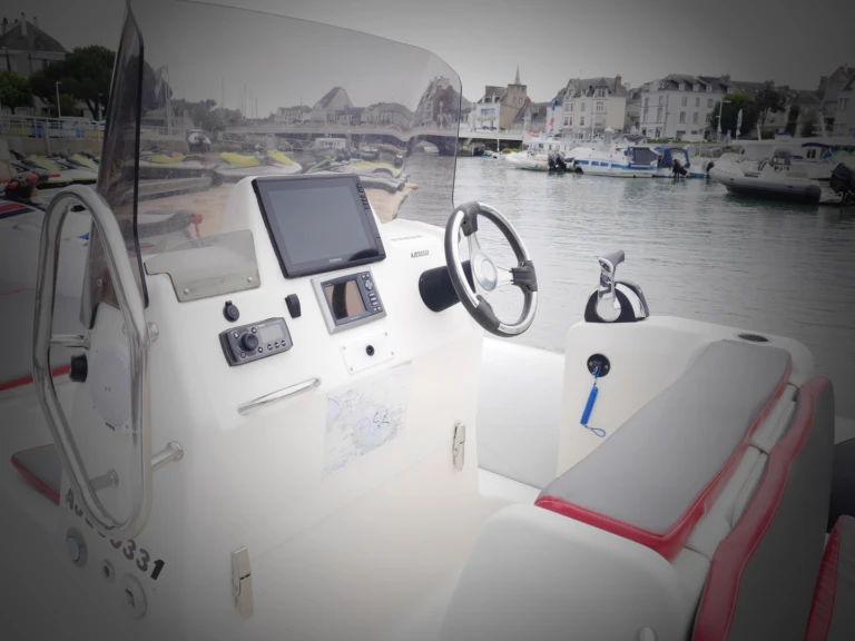Zodiac Club 750 in La Baule-Escoublac on SamBoat