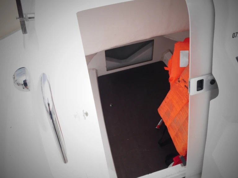 Motorboat for rent La Baule-Escoublac at the best price