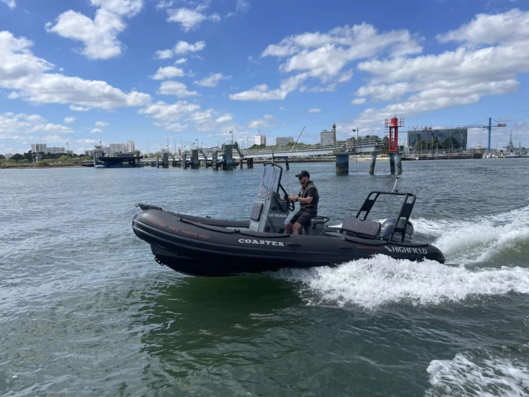 Boat rental Highfield COASTER 54 in Lorient on Samboat