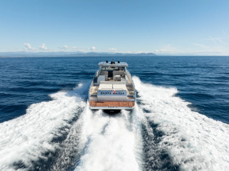 Yacht charter Saint-Tropez cheap Med Yacht 52