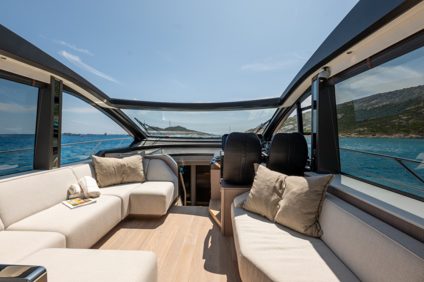 Rent a Luxury Yacht Sunseeker PREDATOR 65 in Saint-Tropez