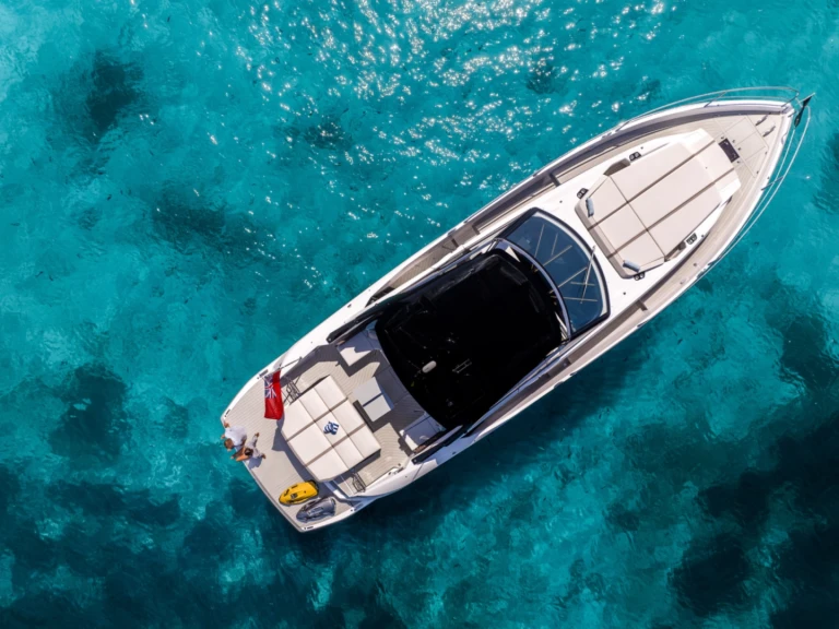 Motorboat rental in Cogolin - Sunseeker SuperHawk55