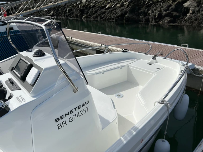 Motorboat rental in Brest - Bénéteau Flyer 6 SPACEdeck