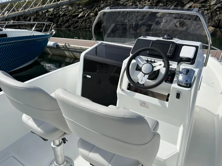 Boat rental Bénéteau Flyer 6 SPACEdeck in Brest on Samboat