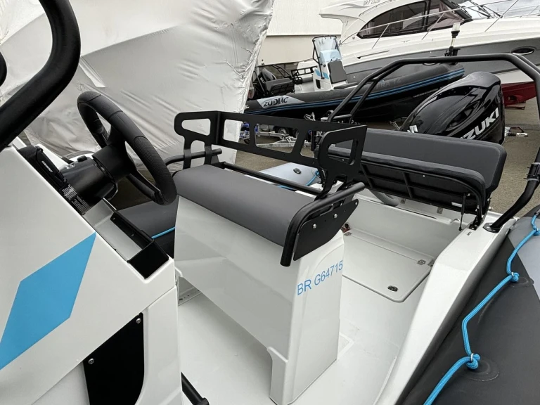 RIB rental with or without captain Zodiac Brest