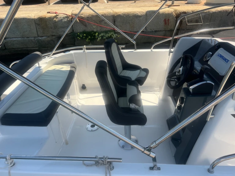 Yacht charter Ajaccio cheap Cap Ferret 702 Open