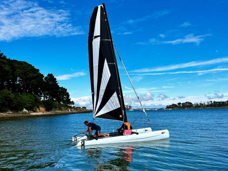 Yacht charter Arradon cheap DART 16