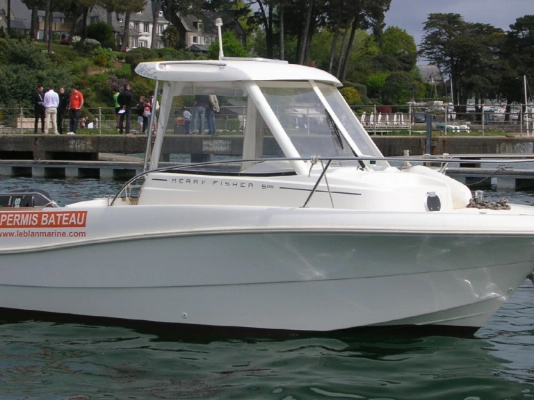Bareboat Rental Motorboat Jeanneau with a boat licence