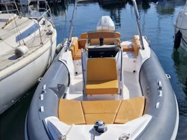 RIB rental in Marseille - Motonautica-Vesuviana MV 700