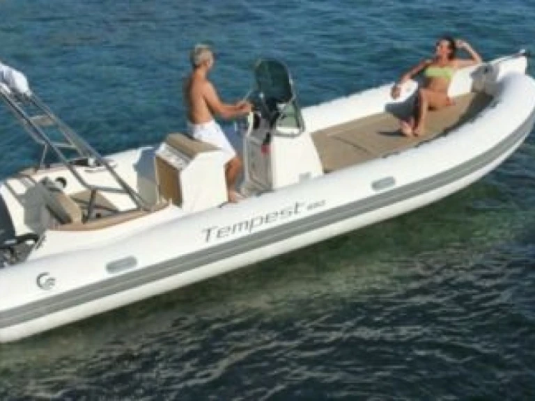 Boat rental Capelli Tempest 650 in Portigliolo on Samboat